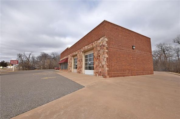 Tire Center & Family Dollar: 820 S Division Street, Guthrie, OK 73044